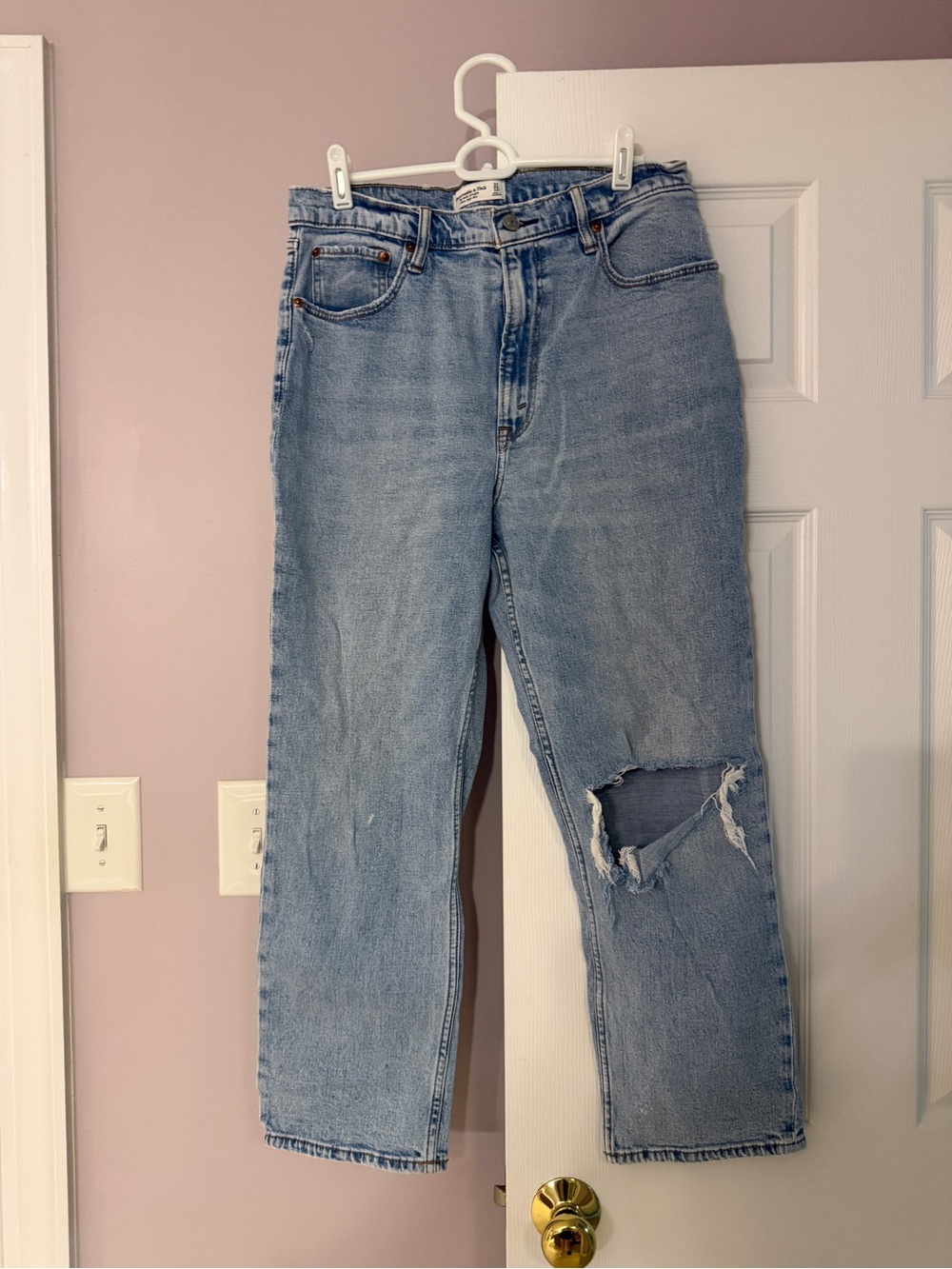 Abercrombie & Fitch Light Blue Straight-Leg Jeans with Knee Rip